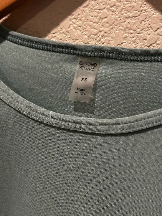 Beyond Yoga Featherweight Long Sleeve Tee XS Minty Slate Heather - Picture 2 of 5